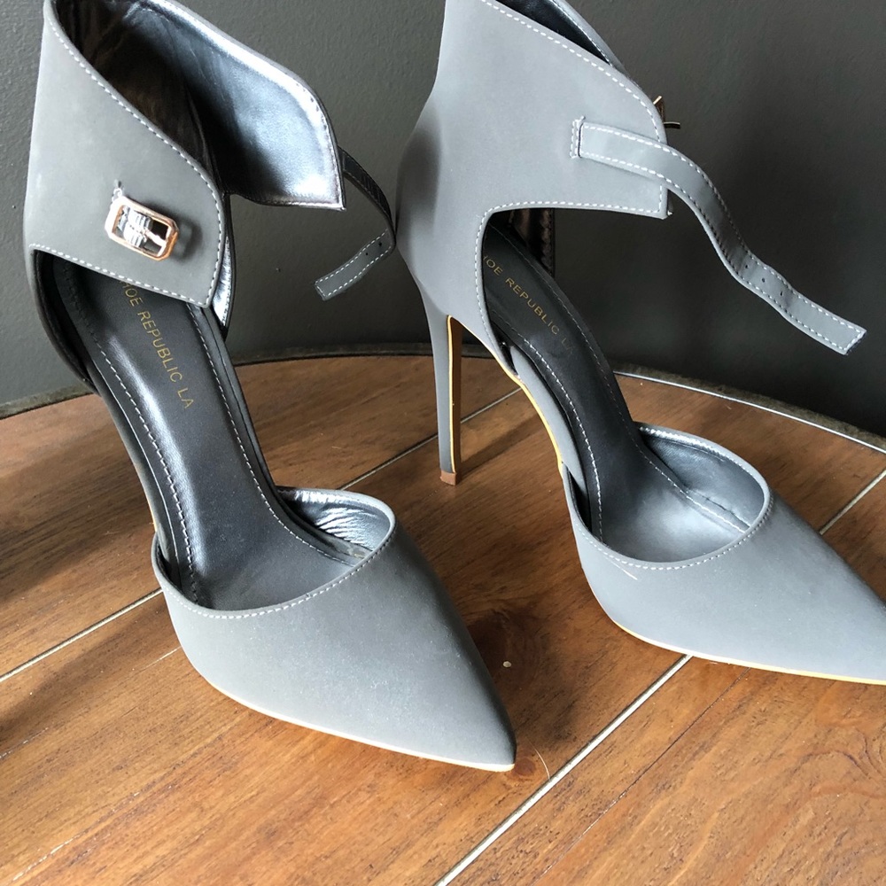 Shoe Republica. Grey Women’s Size 9.